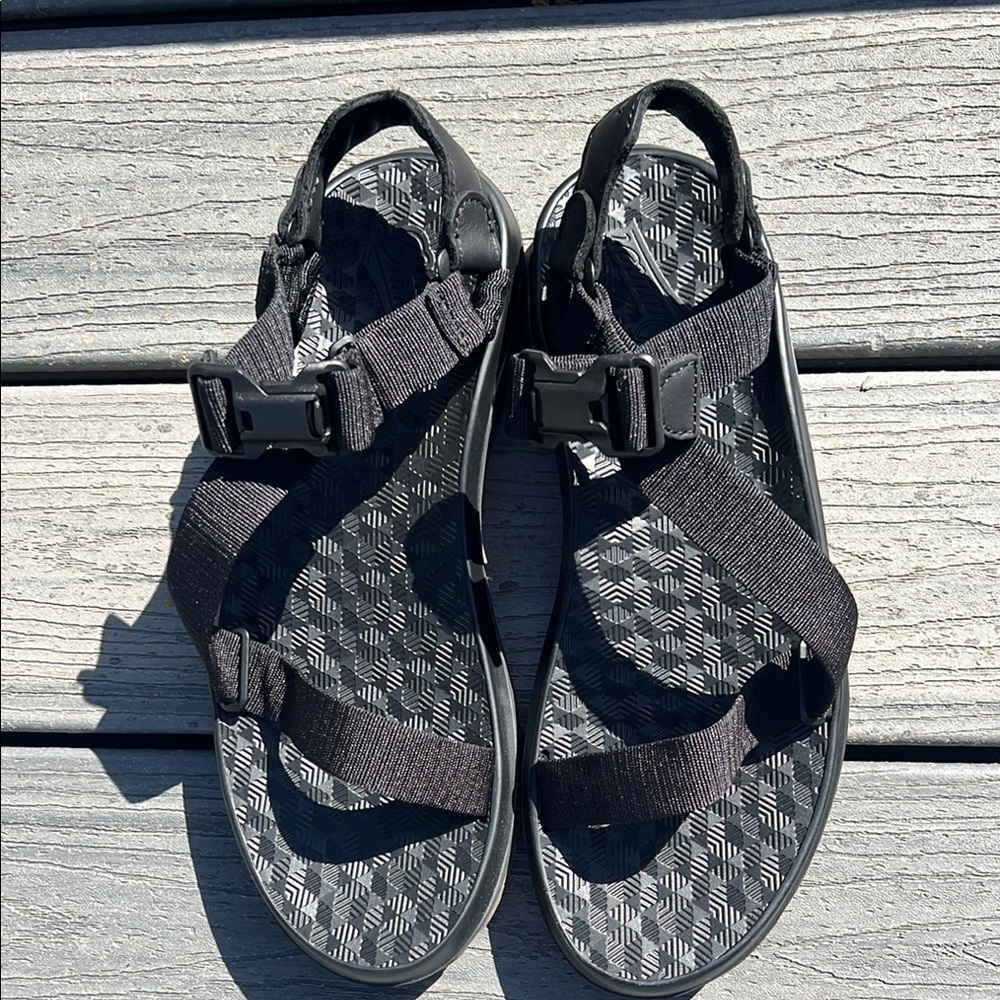 NWOT Danner Men’s Wallowa Nylon Sandal in black. Size 10